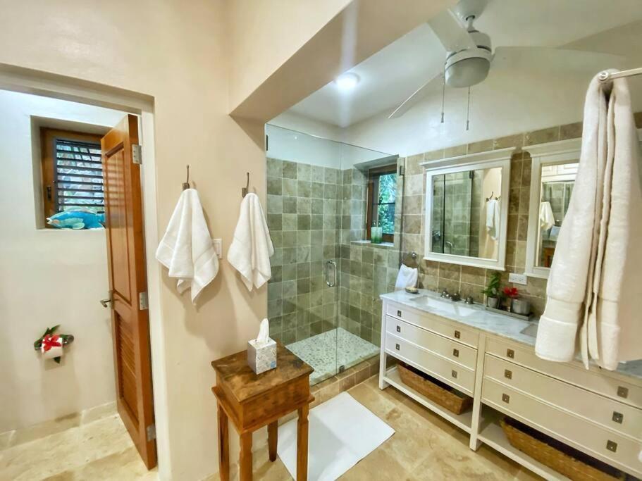 Luxury 7Br Waterfront Villa With Views Of Marina Cay And Scrub Island East End Exterior photo